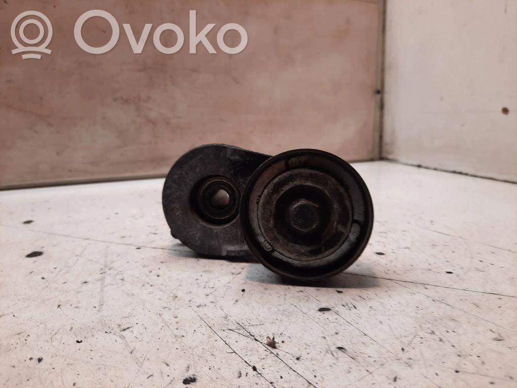 Opel Astra H Ģeneratora siksnas spriegotājs 