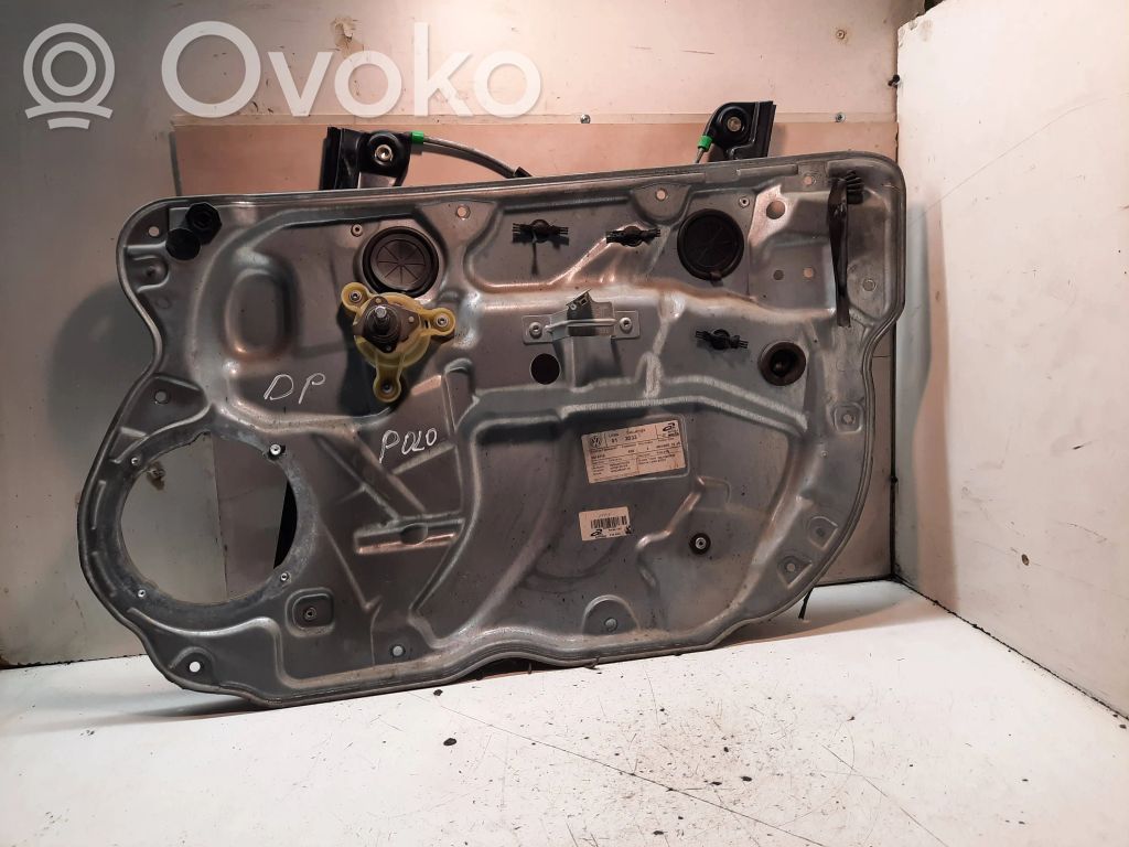 Volkswagen Polo Manualny podnośnik szyby drzwi przednich 