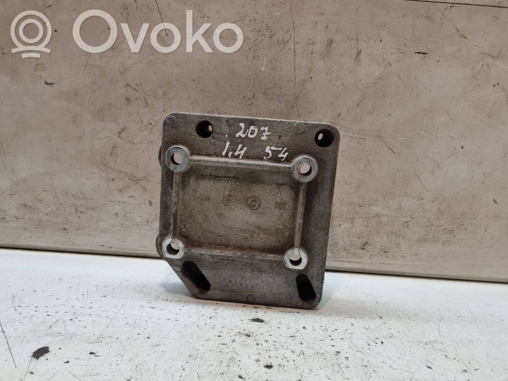 Peugeot 207 Engine mounting bracket 