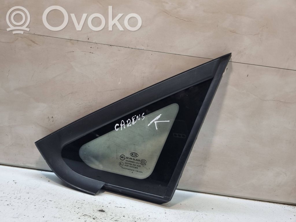 KIA Carens II Front triangle window/glass 