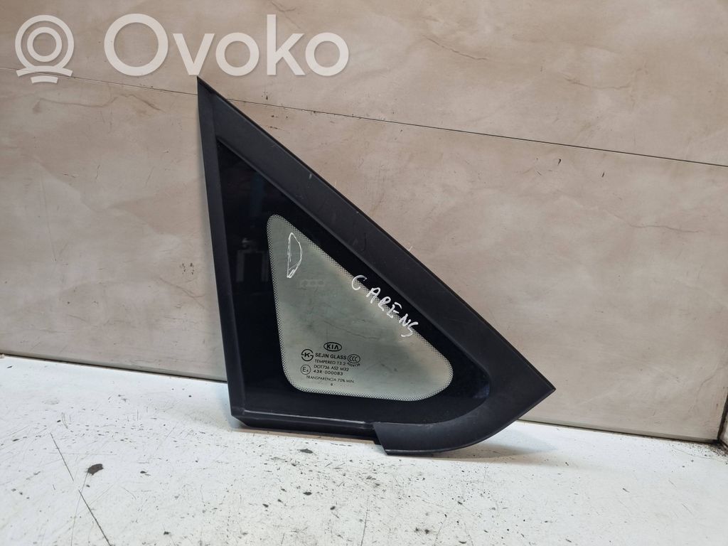KIA Carens II Front triangle window/glass 