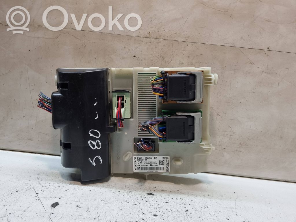 Volvo S80 Fuse module 
