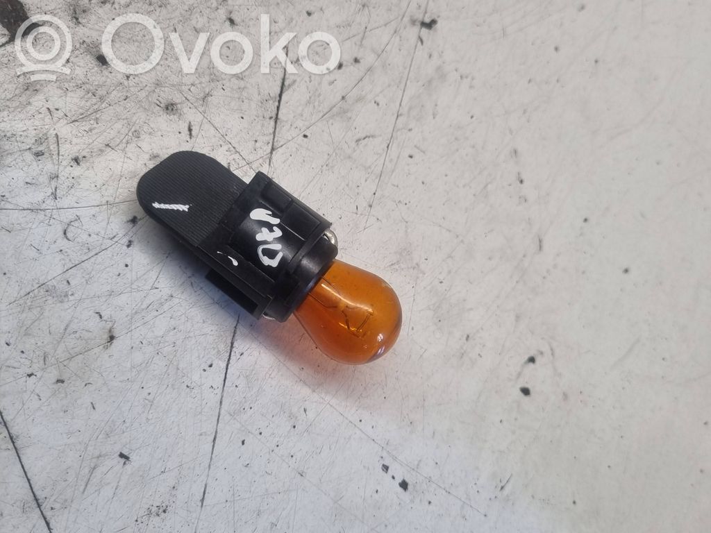 Volvo V70 Tail light bulb cover holder 