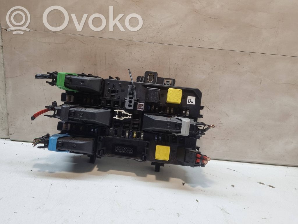 Opel Astra H Modulo fusibile 