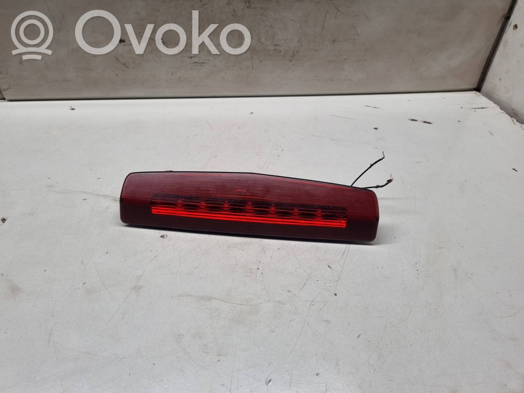 Opel Zafira B Trzecie światło stop 