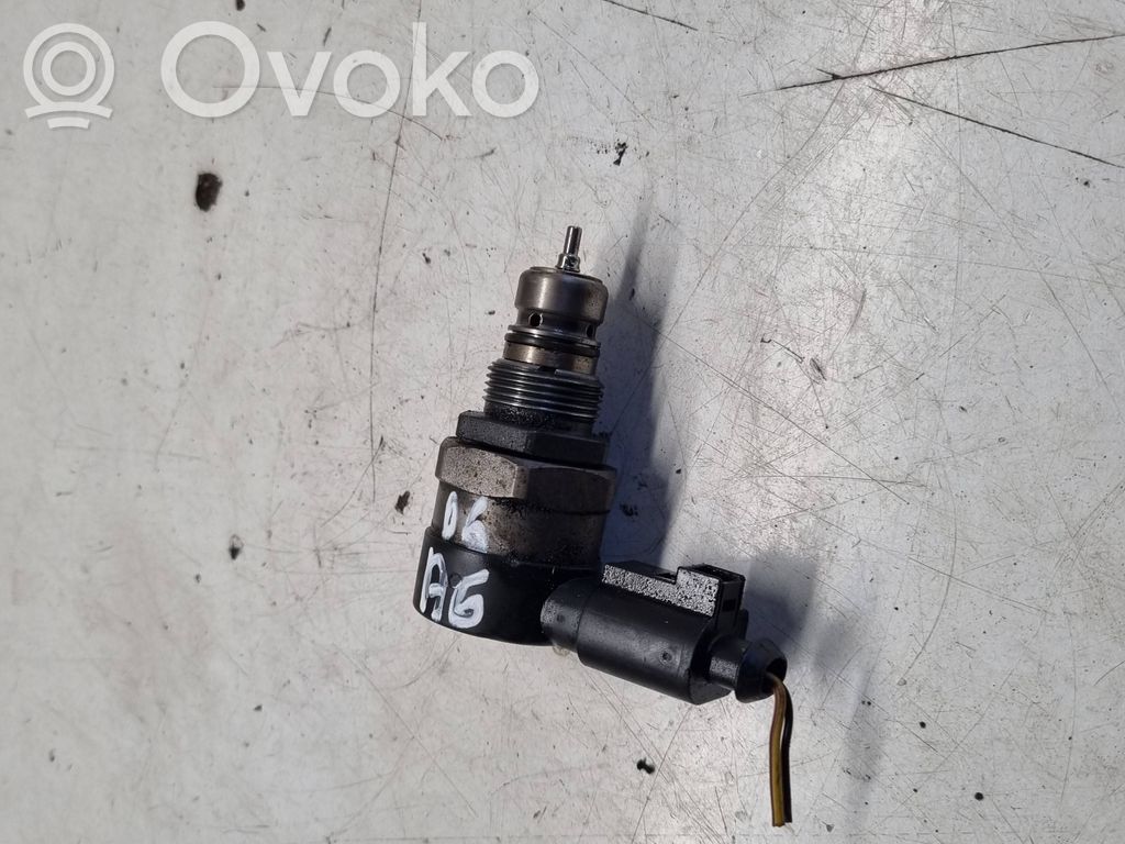 Regulator ciśnienia paliwa   057130764B,21241270,0281002665
