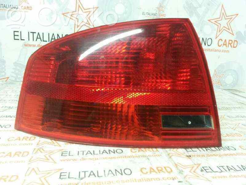 Audi A4 S4 B6 8E 8H Aizmugurējais lukturis virsbūvē 