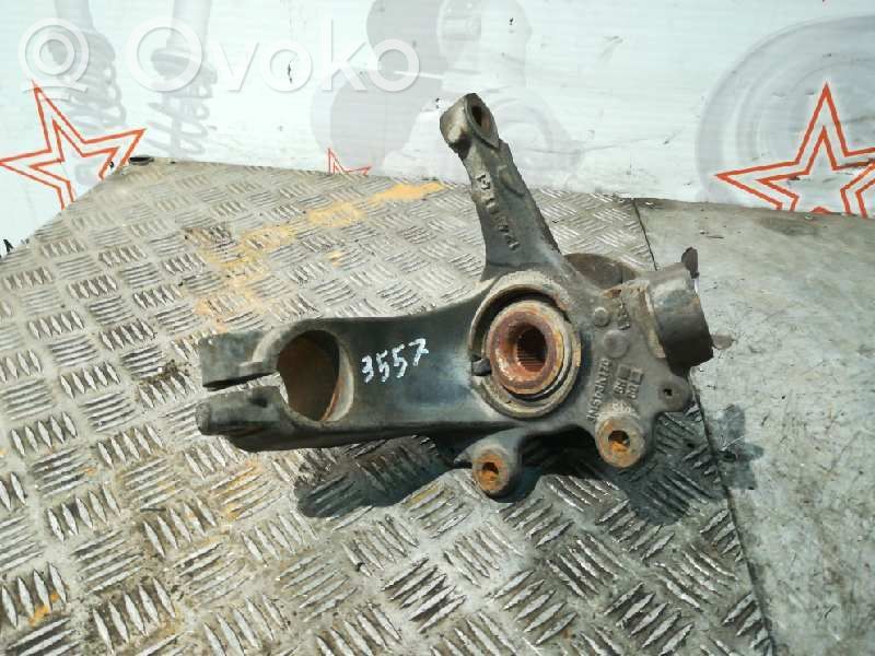 Mangueta de dirección de rueda delantera   3557