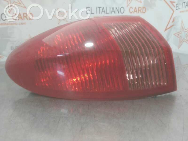 Tailgate rear/tail lights   2366