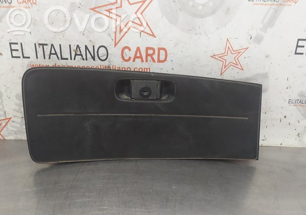 Glove box