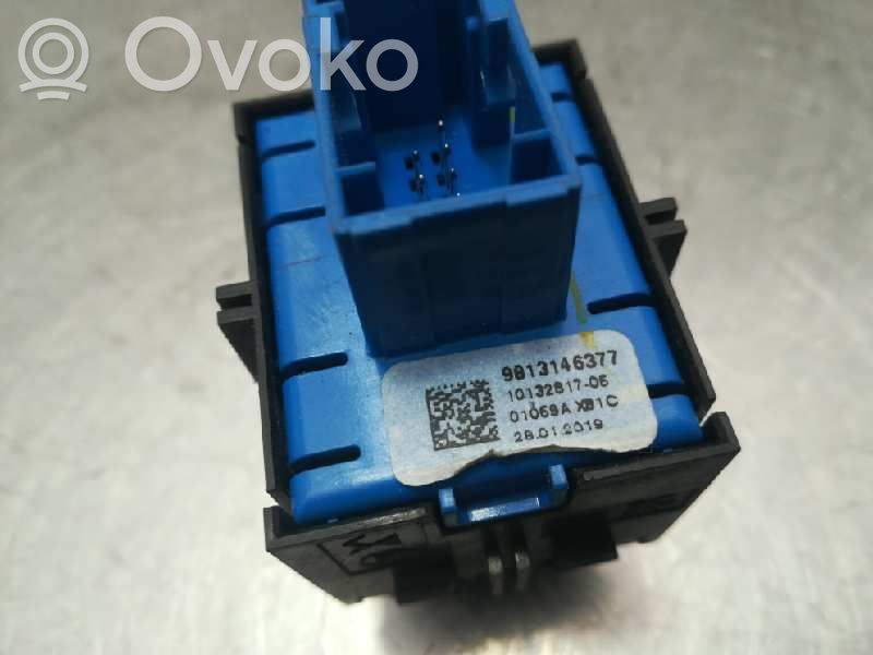 Citroen Berlingo Hand brake release handle 