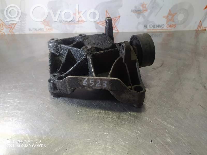 Soporte del alternador   6523