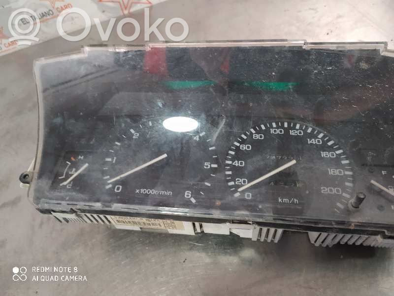 Land Rover Discovery Licznik / Prędkościomierz 
