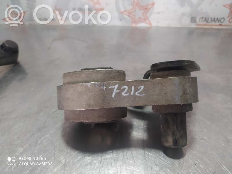 Engine mount bracket   3S616P082AA,7212
