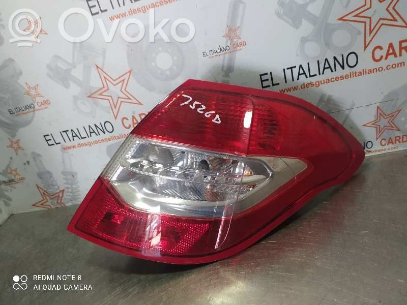 Citroen C4 Grand Picasso Aizmugurējais lukturis virsbūvē 