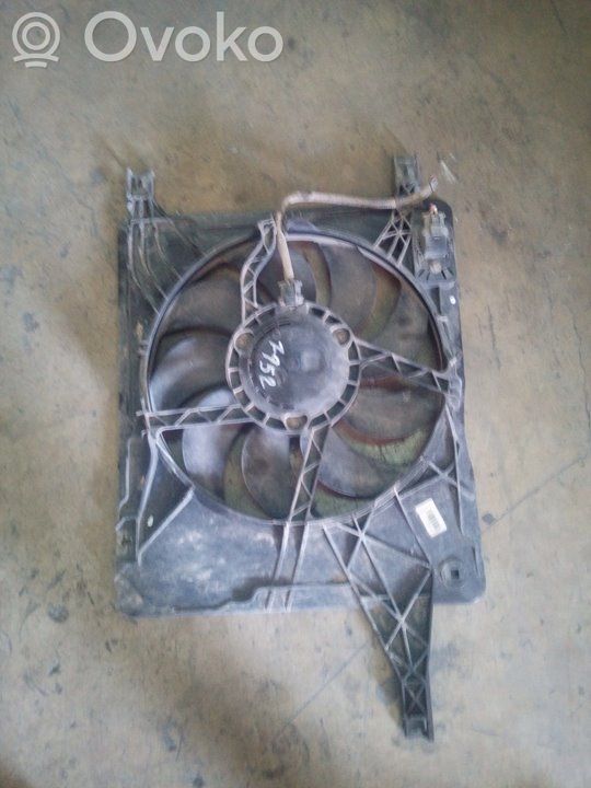 Nissan Qashqai+2 Electric radiator cooling fan 