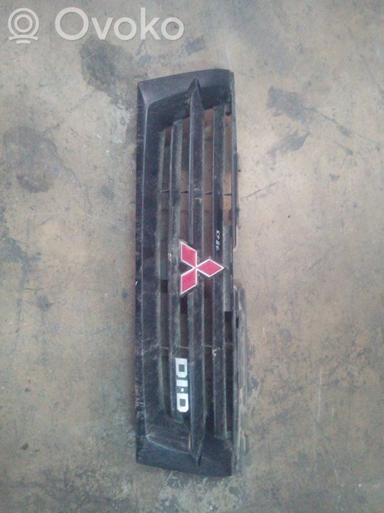 Mitsubishi Montero Передняя решётка 
