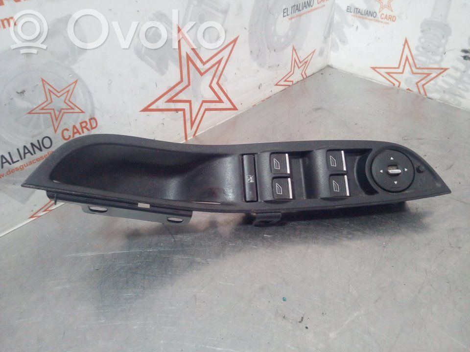 Ford Focus Przyciski szyb 