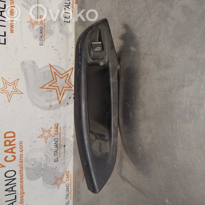 Ford Focus Electric window control switch 