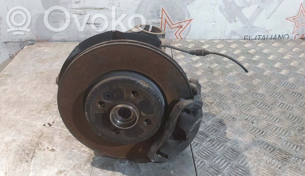 Front wheel hub spindle knuckle   8117