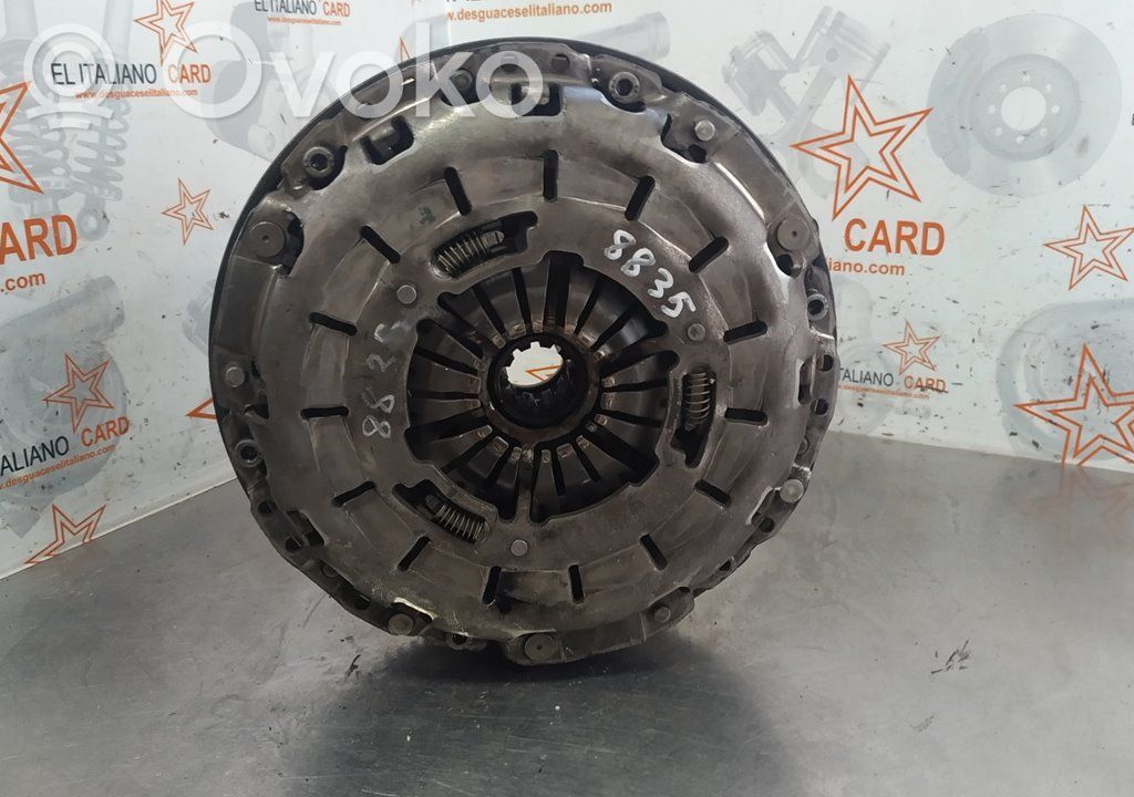 Volant moteur   8835
