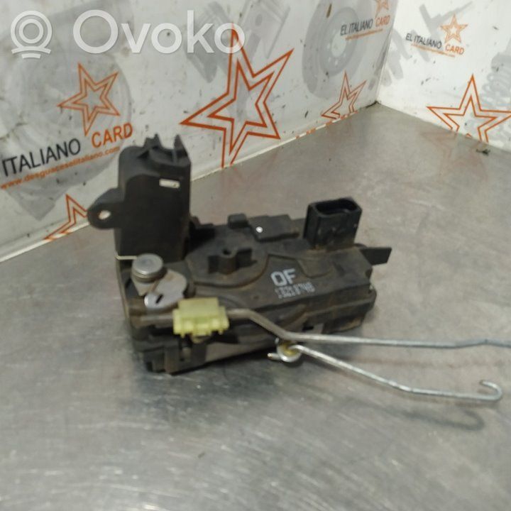 Opel Zafira B Cerradura de puerta delantera 