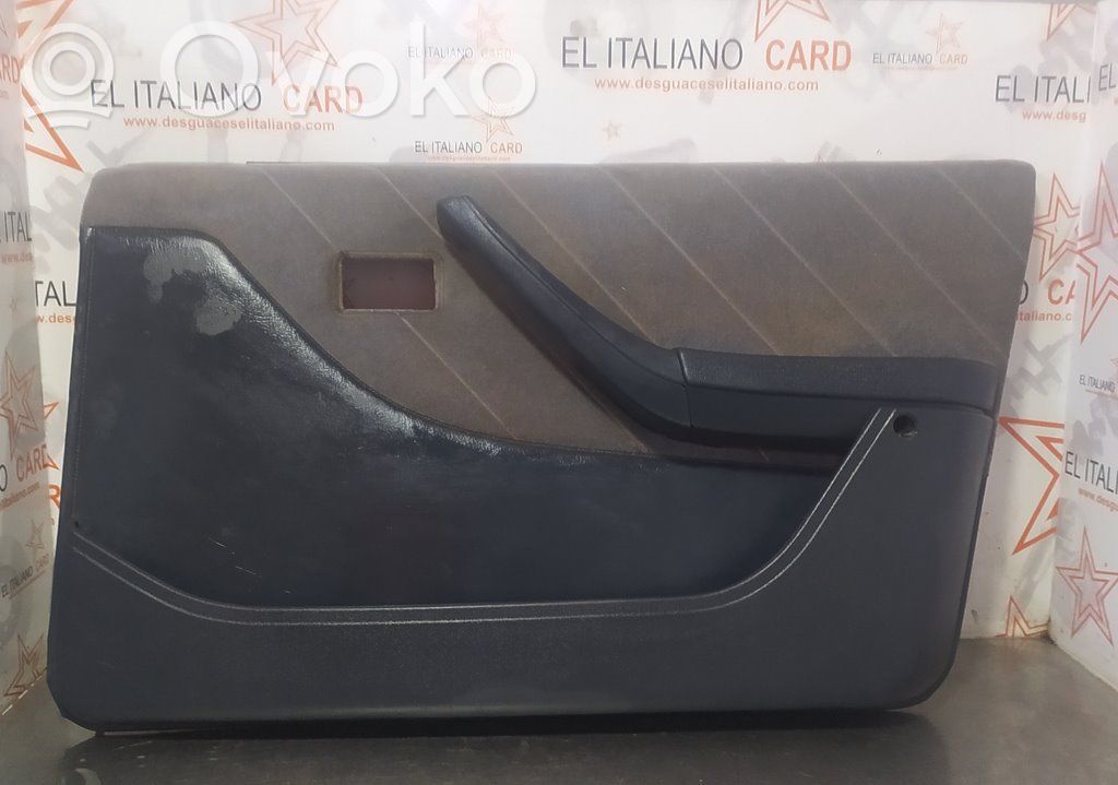 Revestimiento de puerta delantera