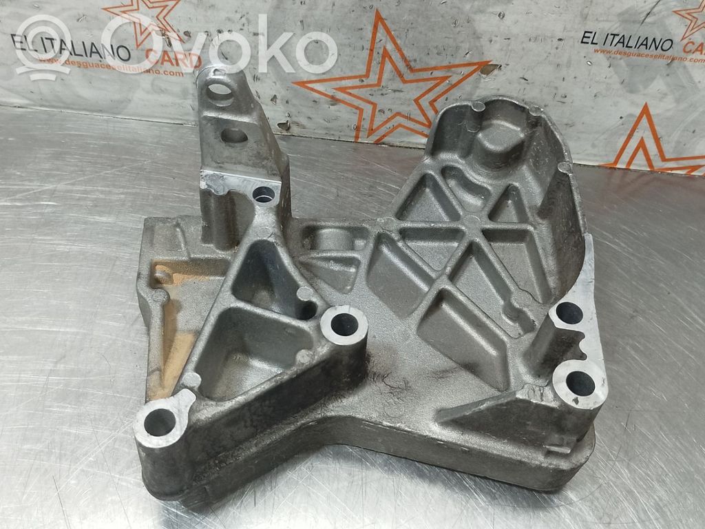 Renault Scenic II -  Grand scenic II Engine mount bracket 