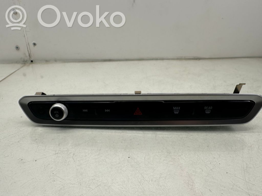 BMW X5 G05 Head unit multimedia control 