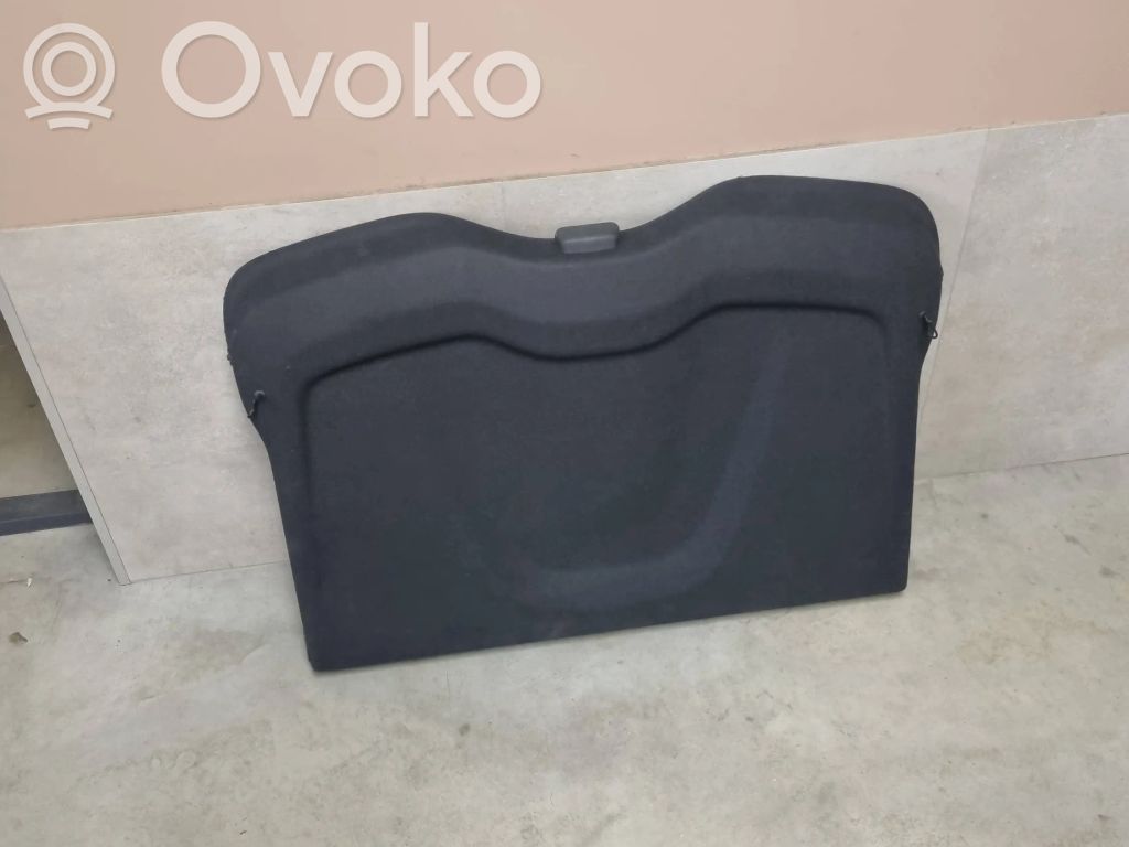 Volvo V40 Hattuhylly 