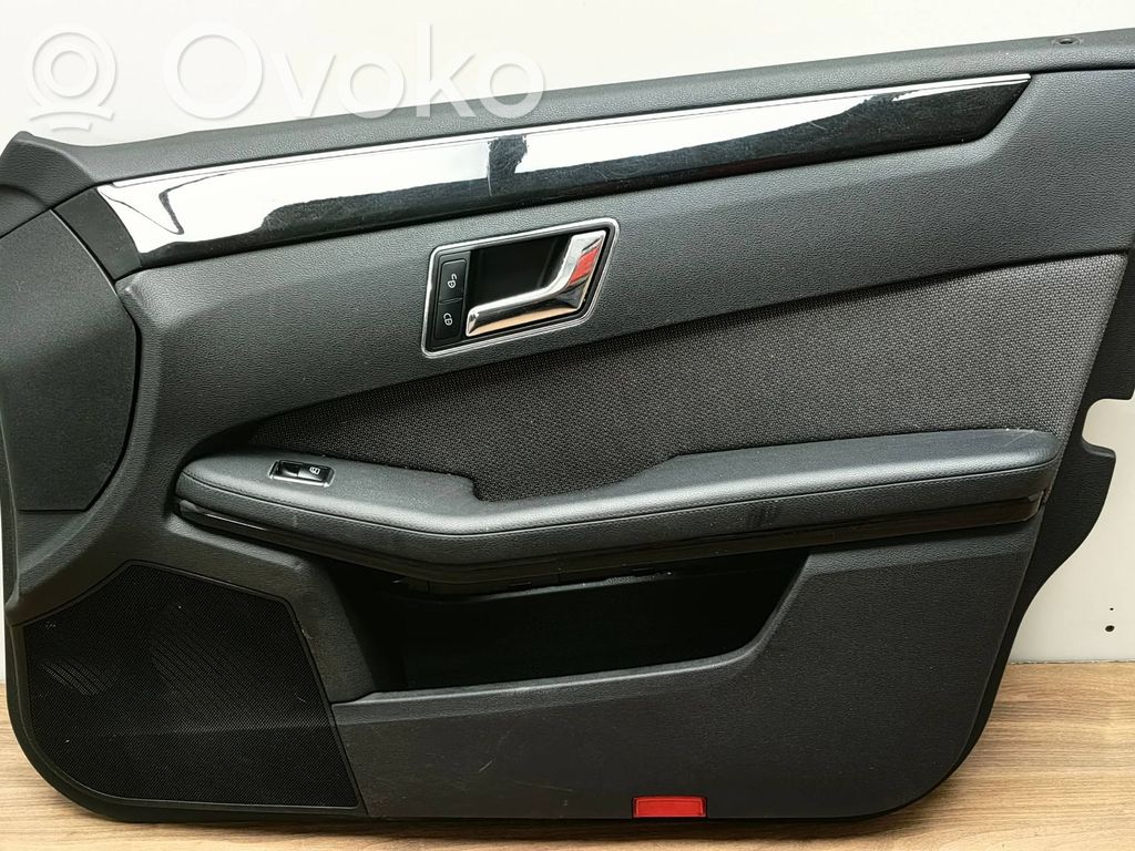 Mercedes-Benz E W212 Rivestimento del pannello della portiera anteriore 