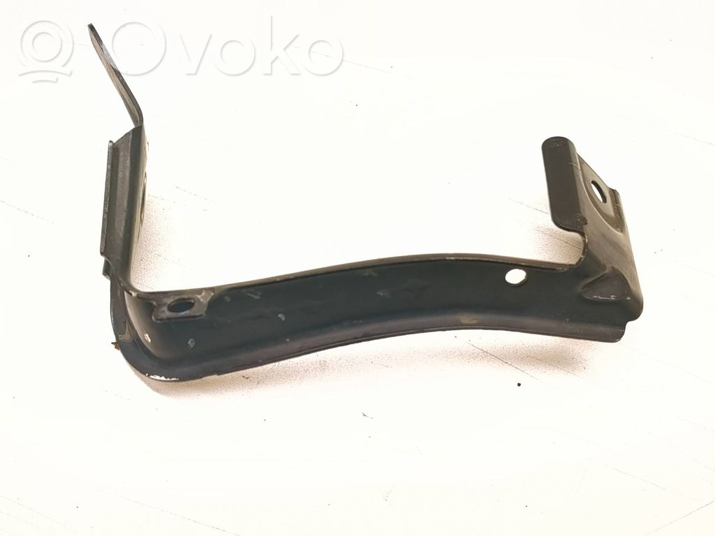 BMW 5 E60 E61 Fender mounting bracket 