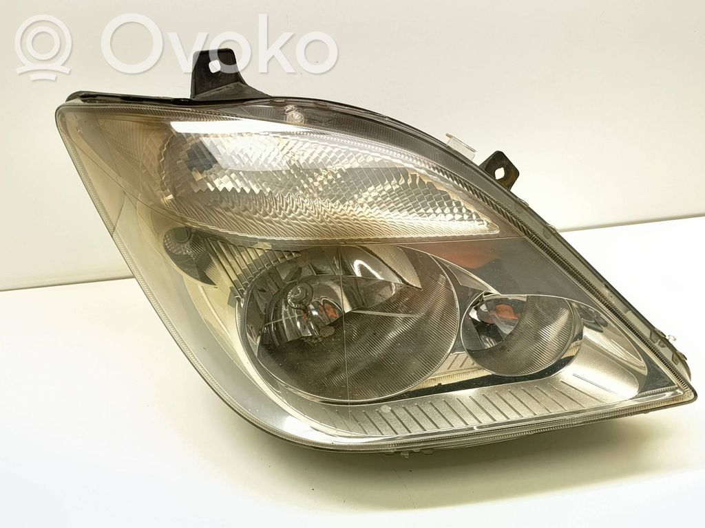 Mercedes-Benz Sprinter W906 Lampa przednia 