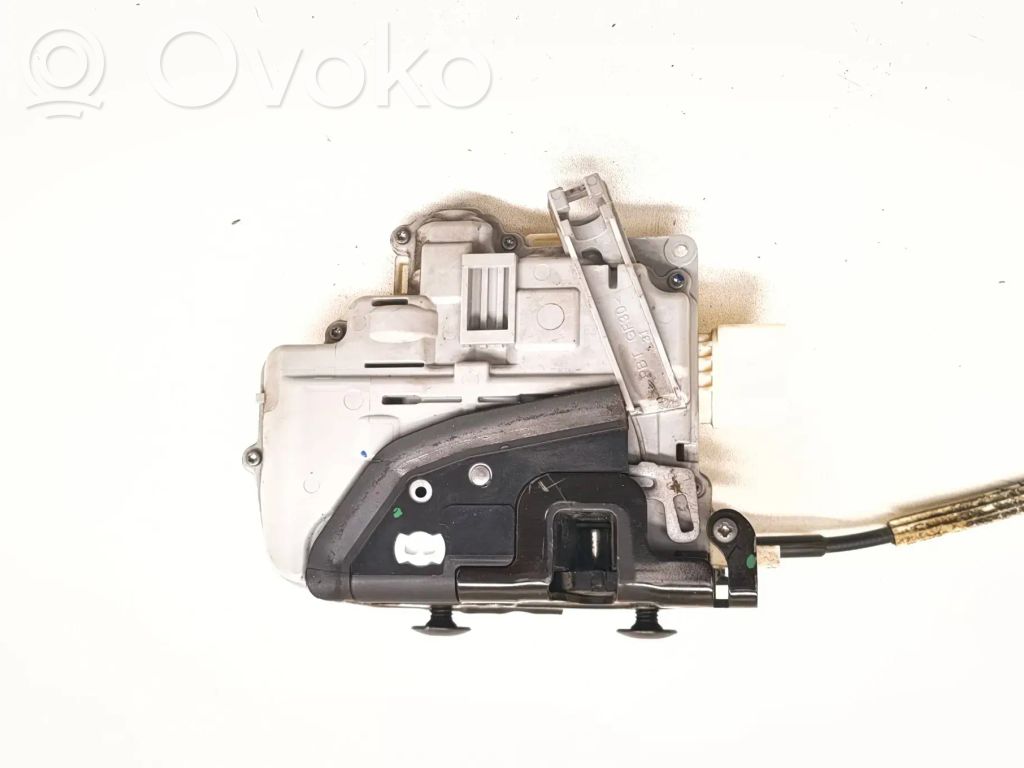 Volkswagen PASSAT B7 Etuoven lukko 