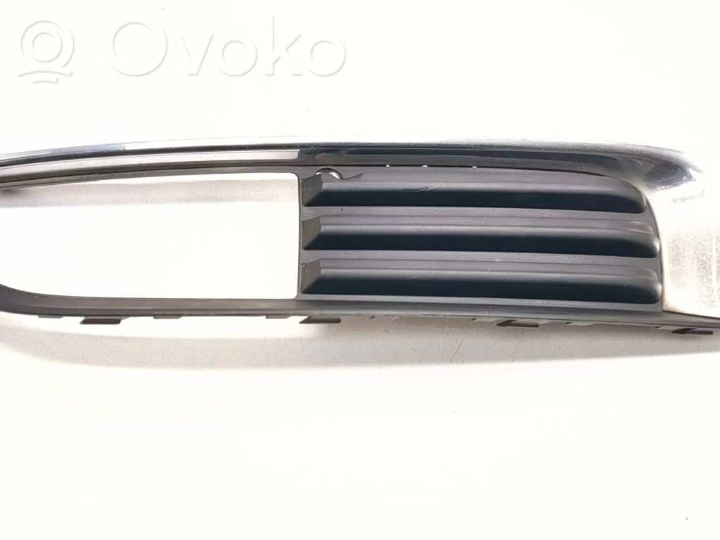 Opel Insignia A Etupuskurin alempi jäähdytinsäleikkö 