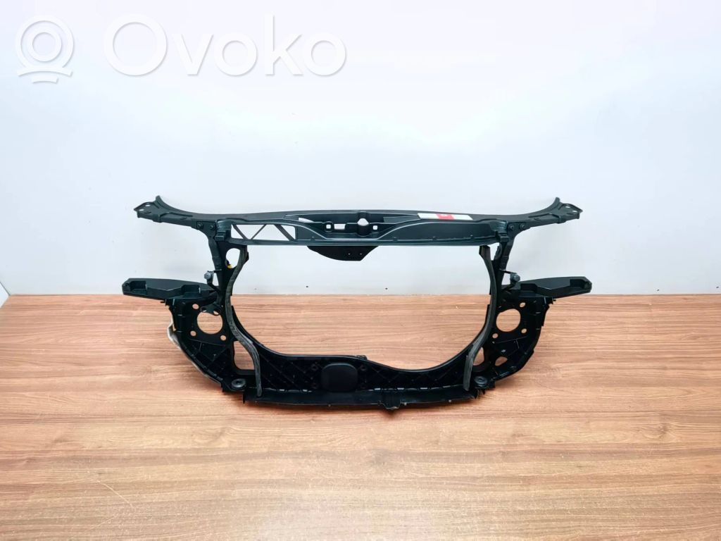 Audi A4 S4 B6 8E 8H Jäähdyttimen kehyksen suojapaneeli 