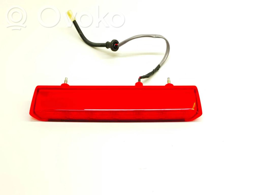 Subaru Outback (BS) Third/center stoplight 