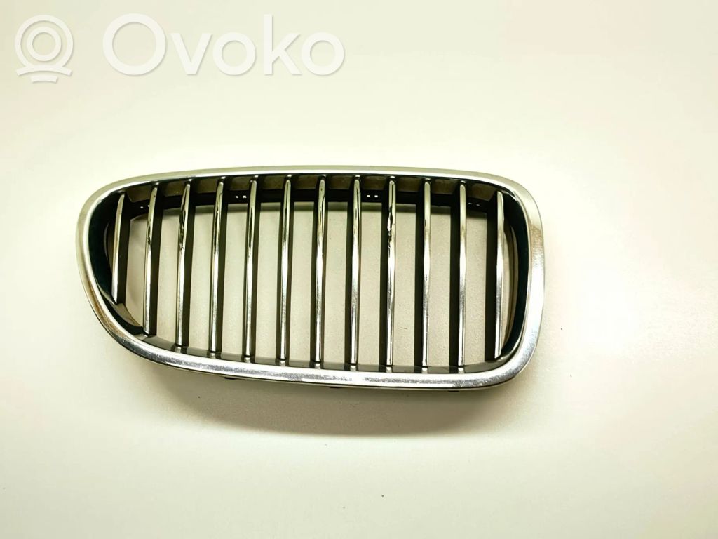 BMW 5 F10 F11 Grotelės priekinės 