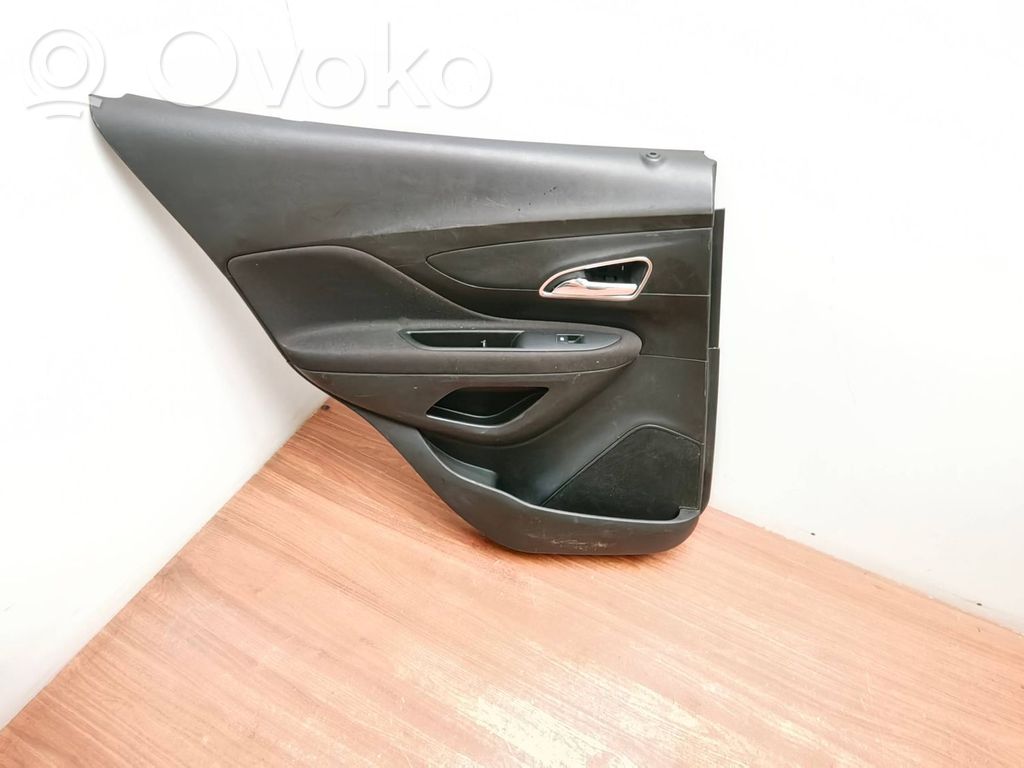 Opel Mokka Boczki / Poszycie drzwi tylnych 