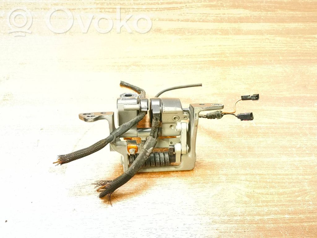 Aizmugurējā pārsega eņģe (-ess)   7061383