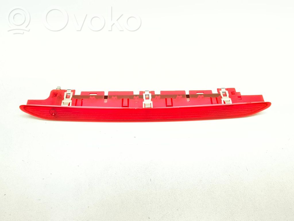 Skoda Karoq Third/center stoplight 