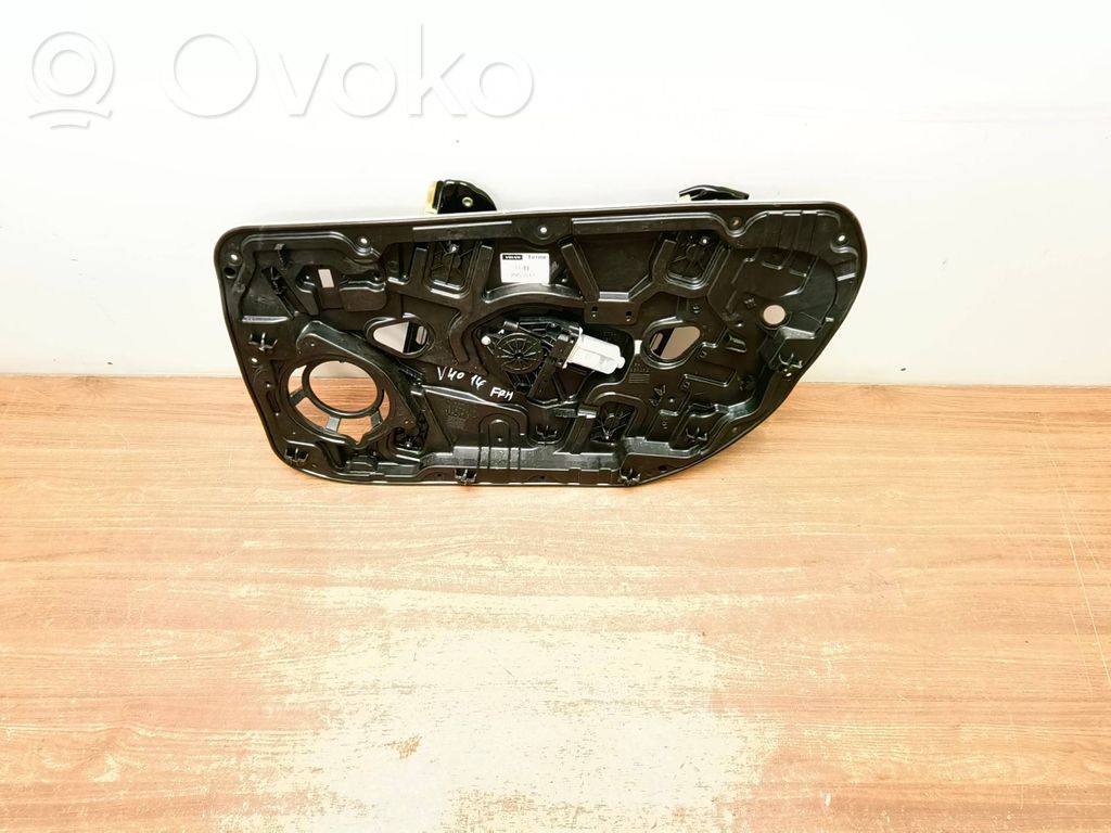 Volvo V40 Front door window regulator with motor 