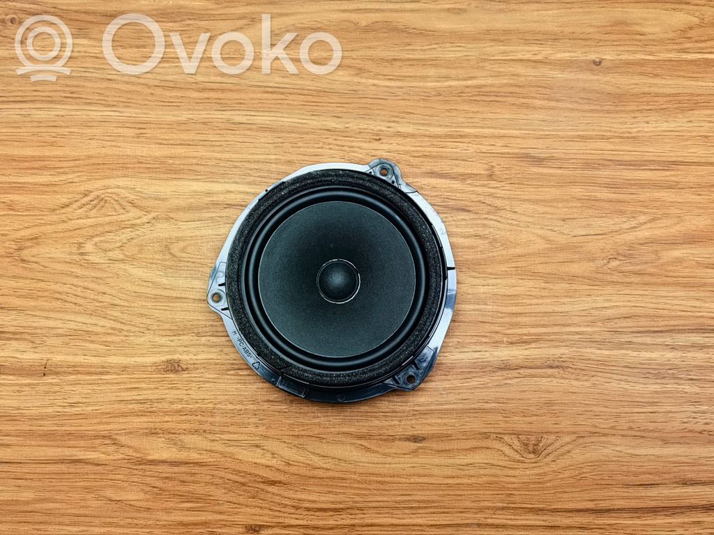 Audi e-tron Rear door speaker 