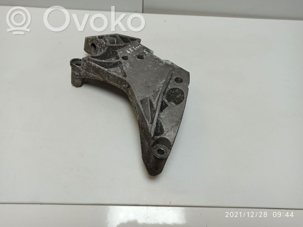 Seat Altea XL Engine mounting bracket 