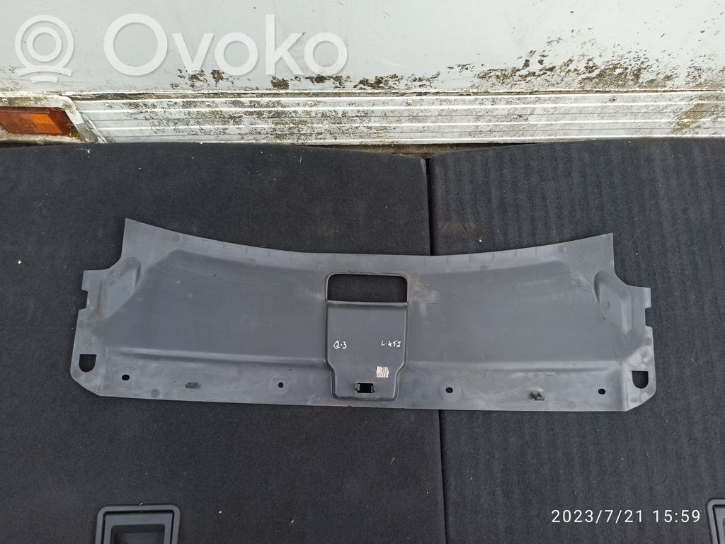 Radiator trim   8U0807081B