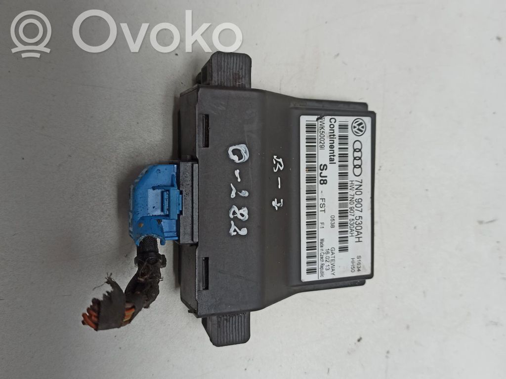 Volkswagen PASSAT B7 Módulo de control Gateway 