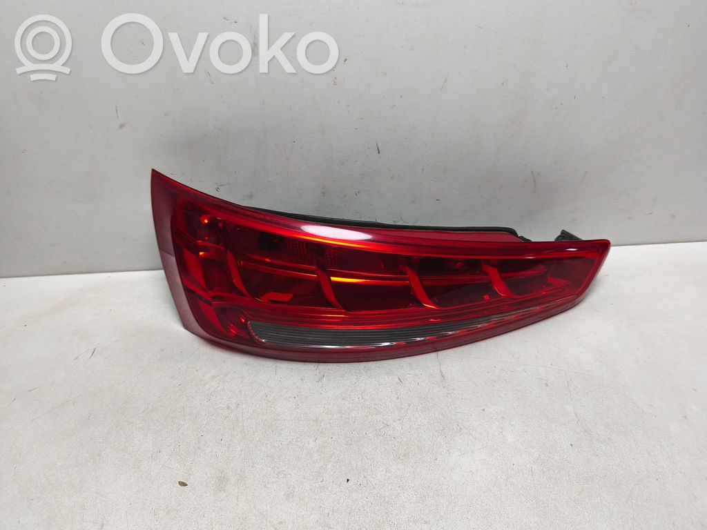 Tailgate rear/tail lights   8U0945093