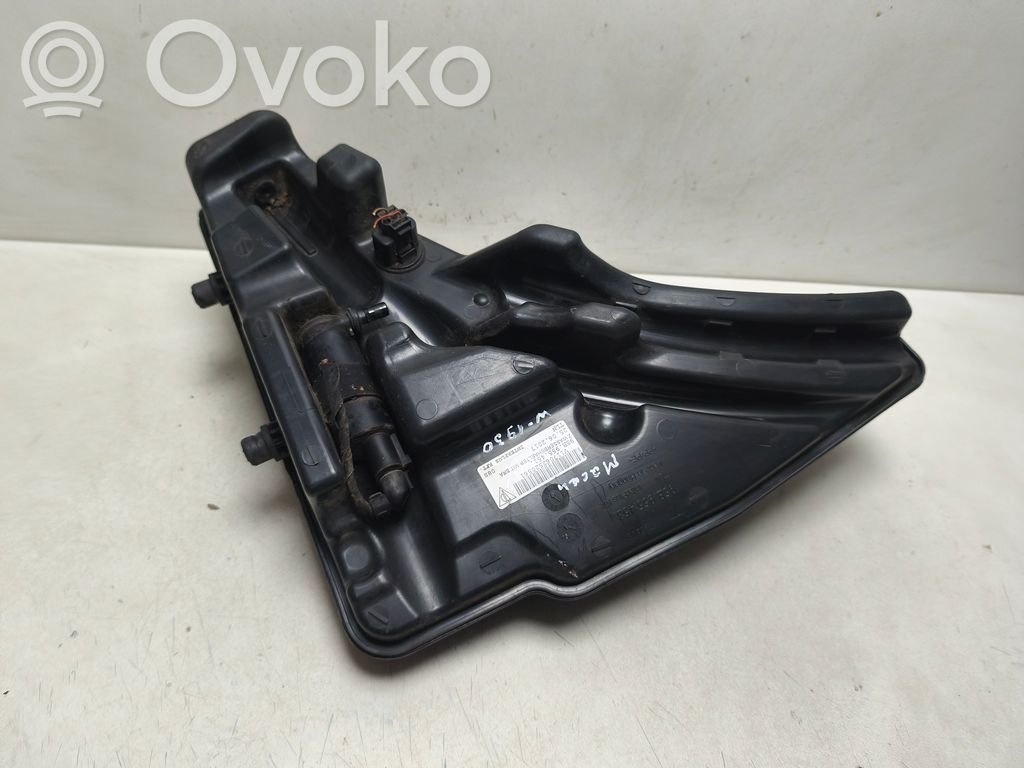 Porsche Macan (95B) Windshield washer fluid reservoir/tank 