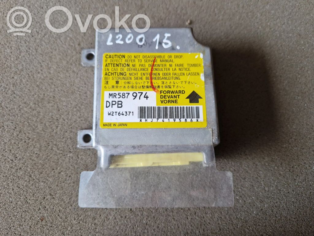 Mitsubishi L200 Airbag control unit/module 