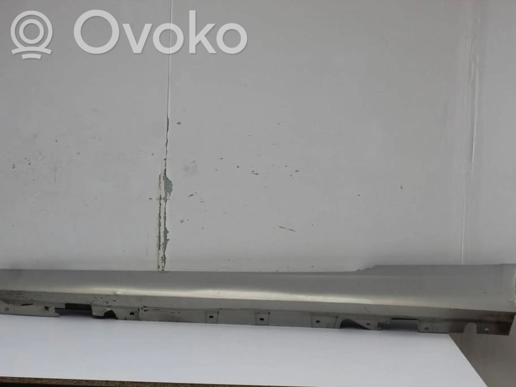 Slenkstis   7130873